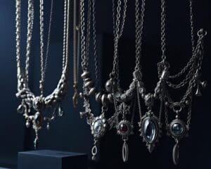 Alexander McQueen kettingen: Voor een dramatisch statement