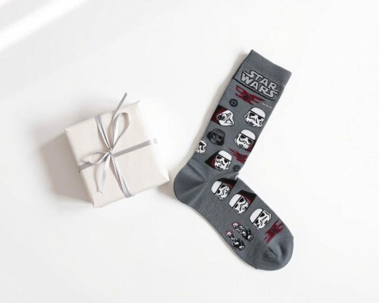 Zit er een cadeauverpakking bij de sokken?